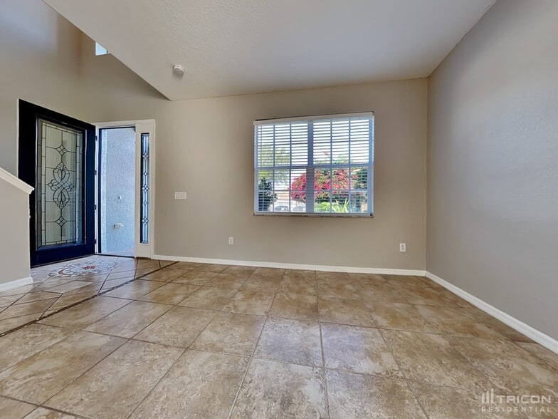 Building Photo - 10636 Deerberry Dr