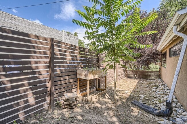 Building Photo - Adorable 2Bed/2Bath Home in Congress Park