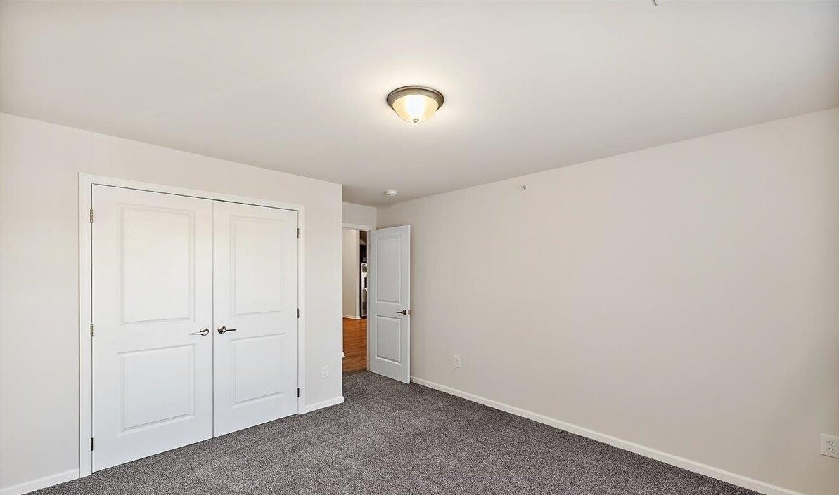 Building Photo - 8292 Heywood Cir