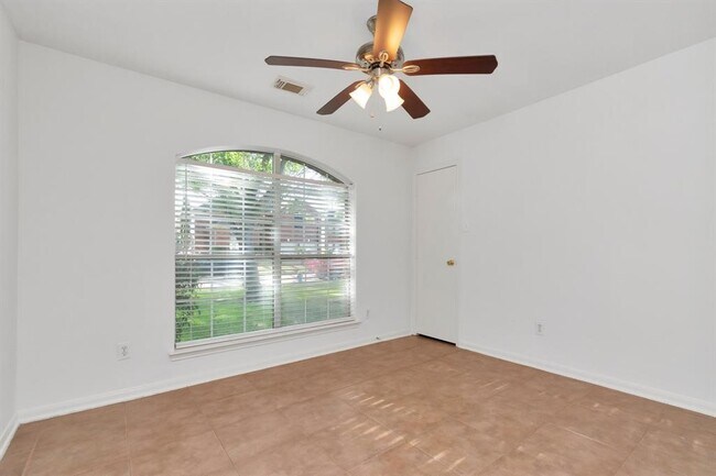 Building Photo - 11830 Copperas Creek Dr