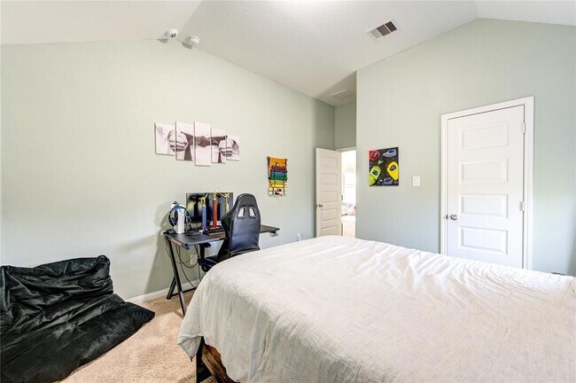 Building Photo - 2943 Shadowbrook Chase Ln