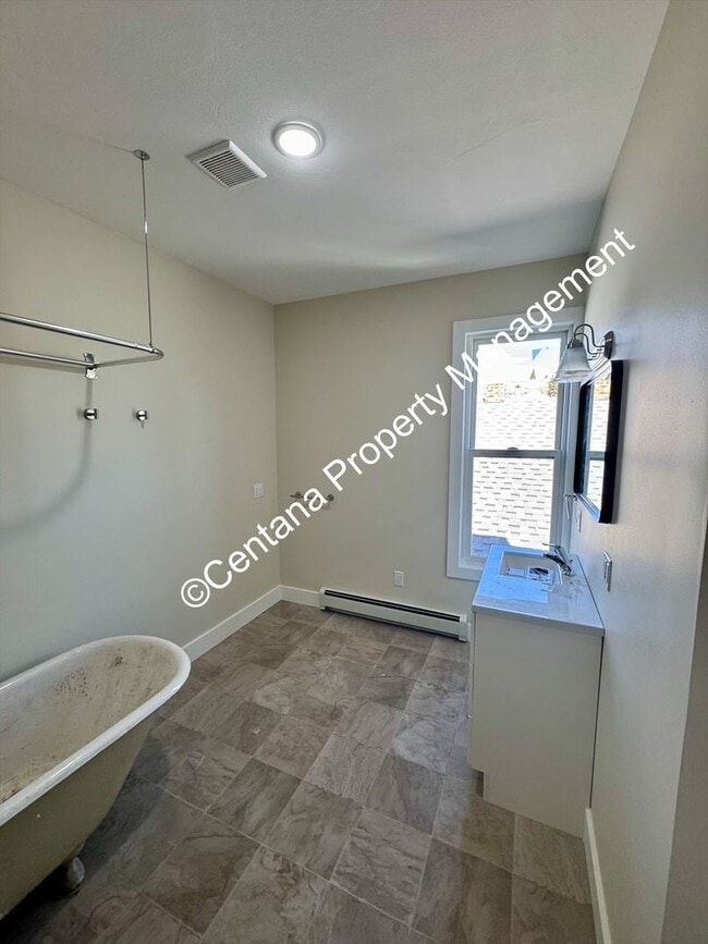 Building Photo - 614 N Alaska St