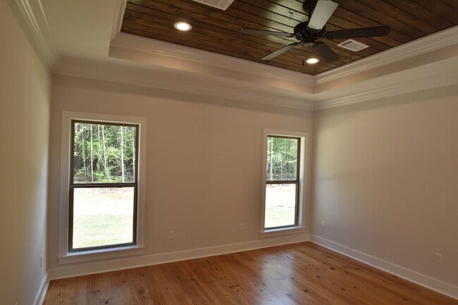 Building Photo - First Months Rent  Move In Special just $1799