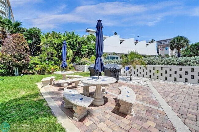 Building Photo - 301 N Ocean Blvd