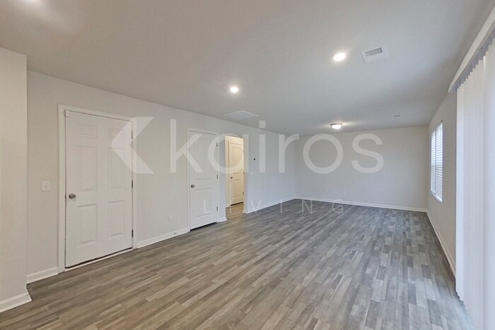 Building Photo - 2513 Island Dr SE