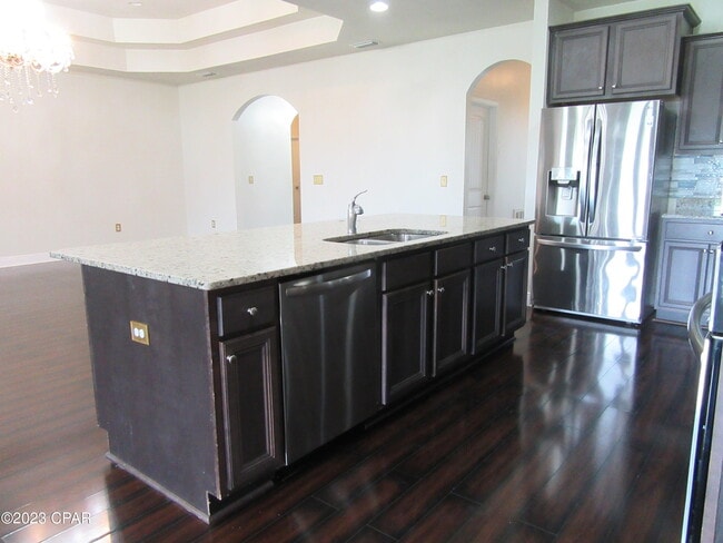 Building Photo - 105 N Shoreview Dr.