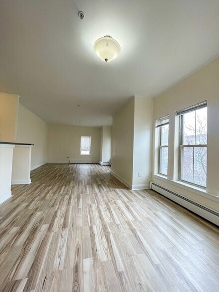 Building Photo - 12 Humphreys Pl