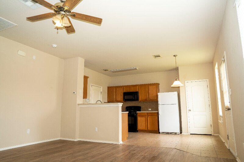 Building Photo - 3516 Savage Springs Dr