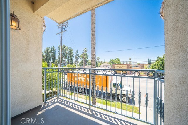 Building Photo - 13941 Sherman Way