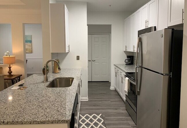 Building Photo - 5028 Gardner Dr