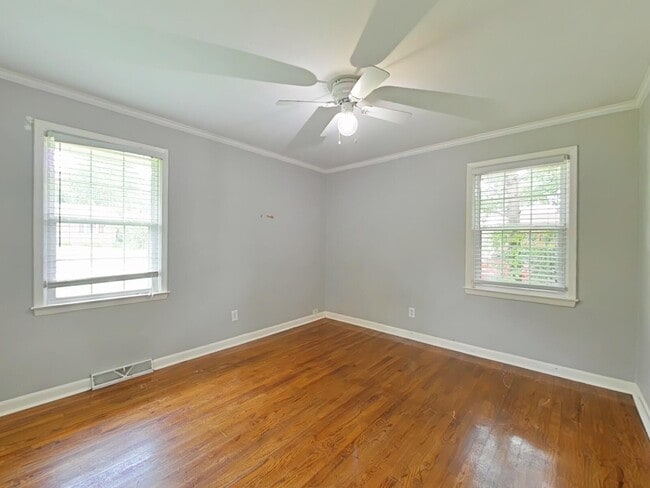 Building Photo - 2607 Springwood Dr