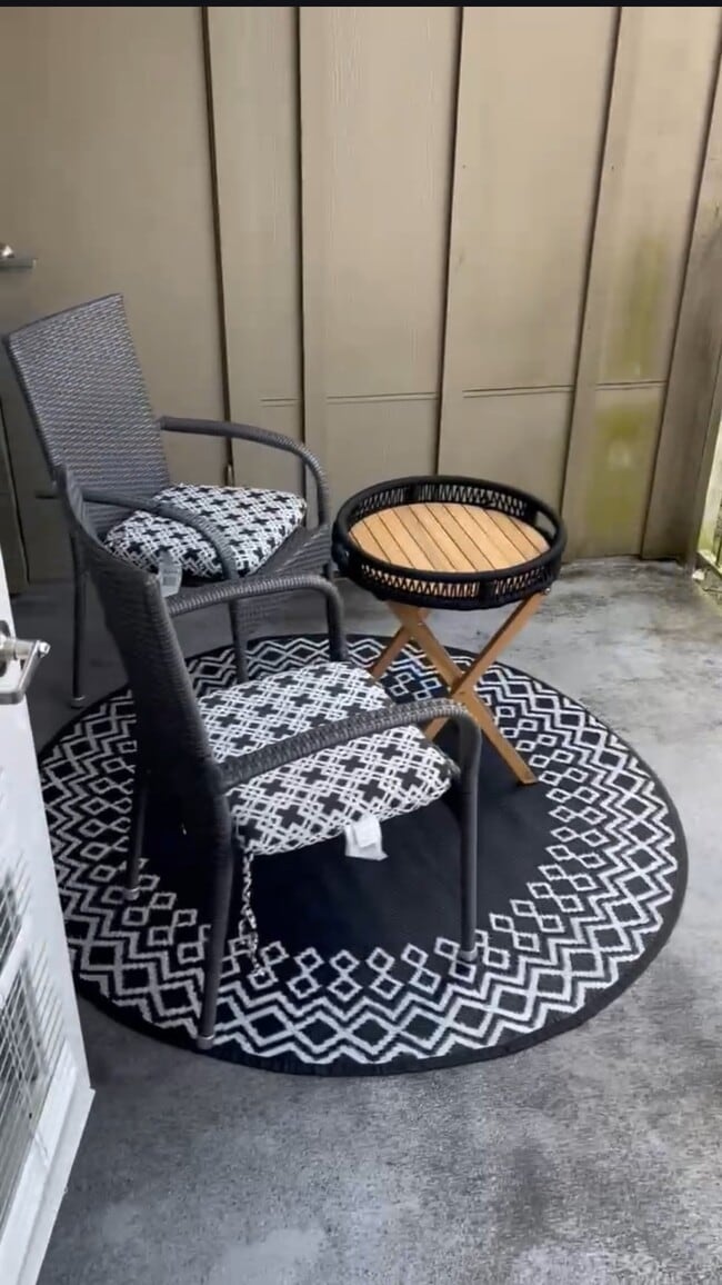 Building Photo - 300 N 130th St