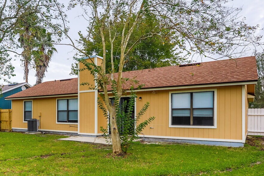 Building Photo - 1545 Kingfisher Blvd