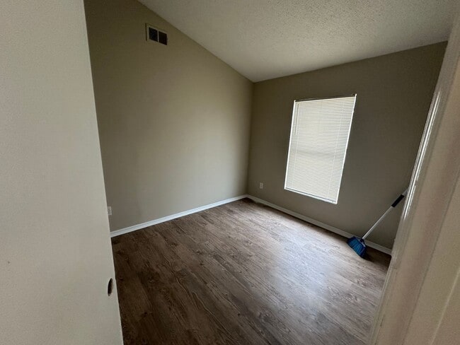 Building Photo - 3 Bed / 2 Bath Refurbed Home For Rent Pine Hills - SECTION EIGHT ACCEPTED!!