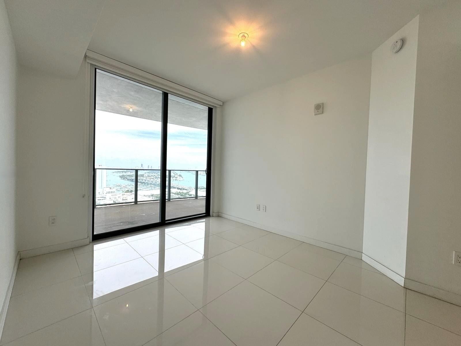 Building Photo - 1600 NE 1st Ave