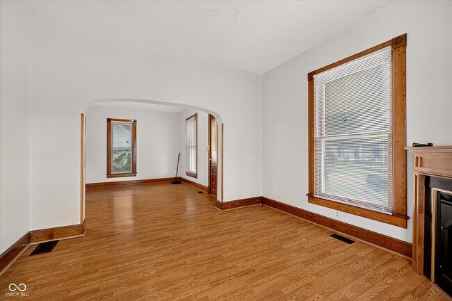 Building Photo - 456 N Centennial St