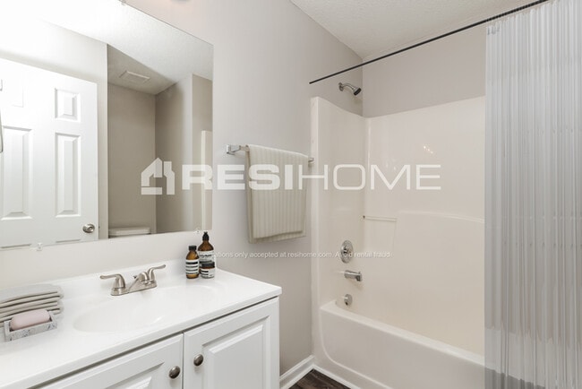 Building Photo - 5380 Sand Bar Ln