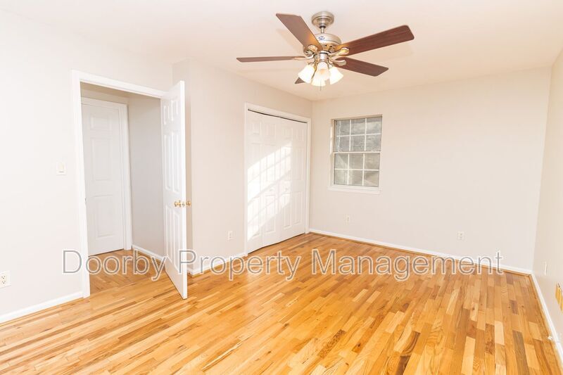 Building Photo - 2202 Elder St