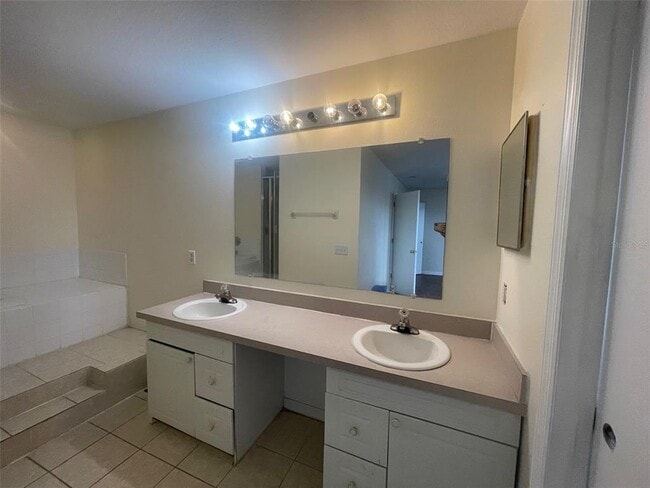 Building Photo - 659 Caribbean Dr