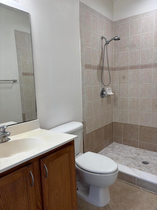 Building Photo - 590 Amador Ln