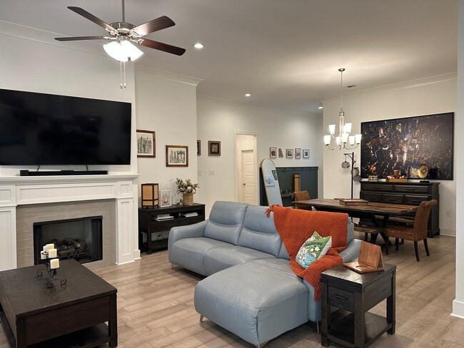 Building Photo - 39249 High Creek Dr