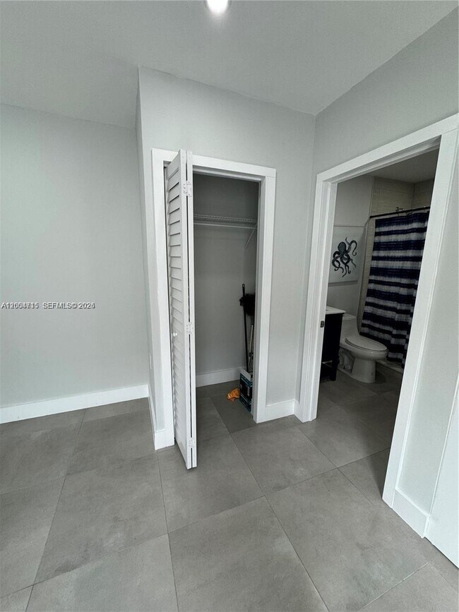 Building Photo - 6335 N Miami Ave