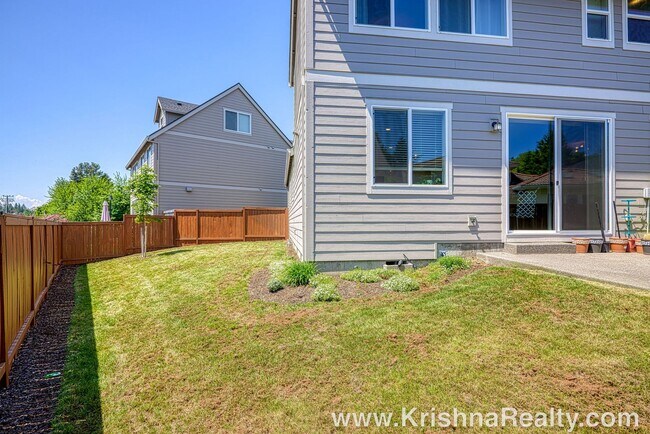 Building Photo - 11240 NW Elise Ln
