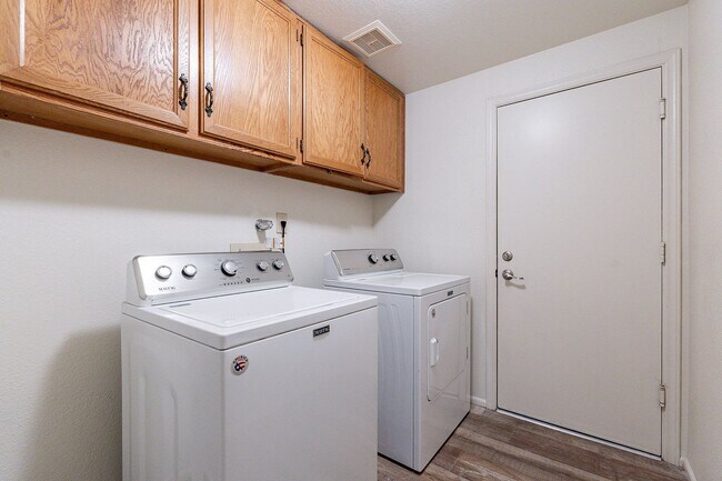 Building Photo - Charming 4-bedroom, 2-bathroom in Gilbert