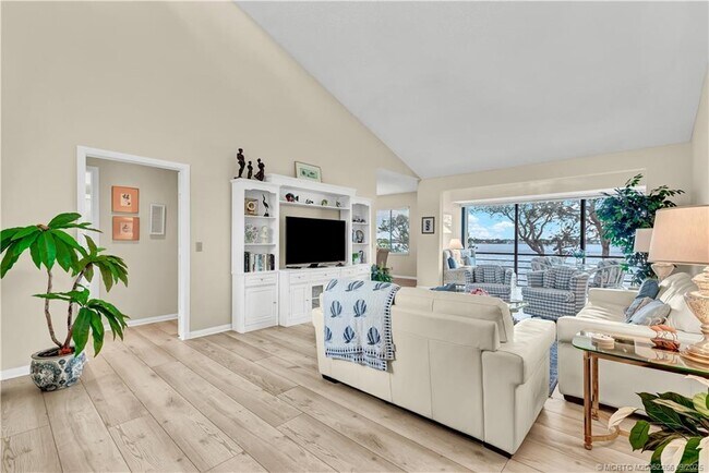 Building Photo - 2560 NW Seagrass Dr