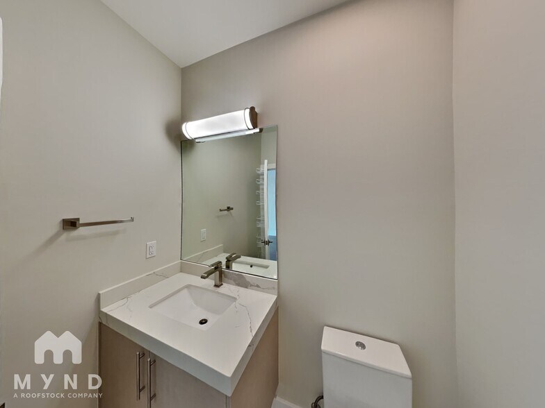 Building Photo - 3103 35th Ave