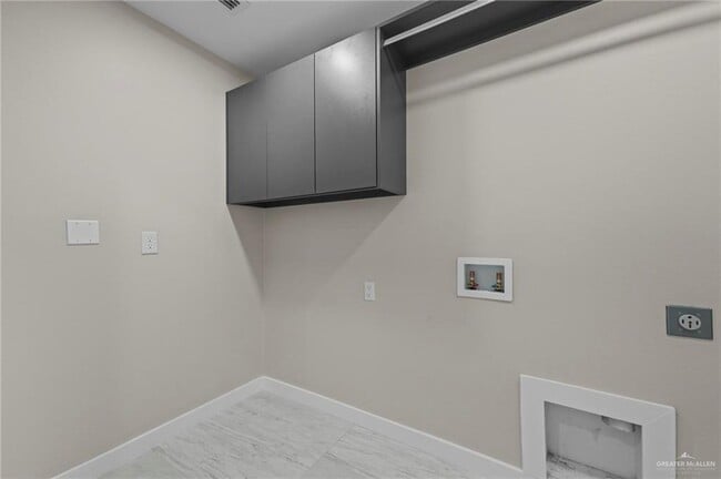 Building Photo - 18 Corales St