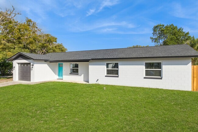 Building Photo - Fully Remodeled Winter Park Home