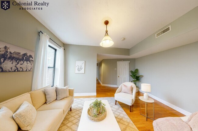 Building Photo - 17 Highgate St