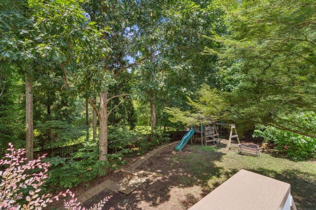 Building Photo - 4 Bed/3 Full Bath Furnished Home in Cary!