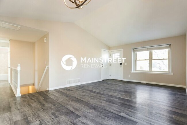 Building Photo - 3 Bedroom Pet-Friendly Home in Aurora, CO with Main Street Renewal