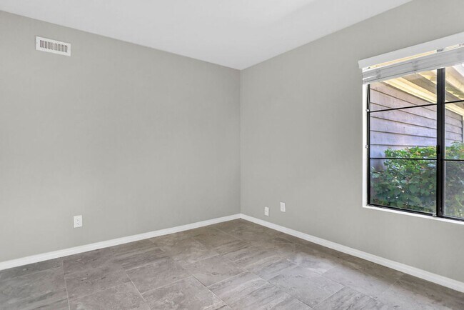 Building Photo - Beautiful single level home in Rancho Pena...
