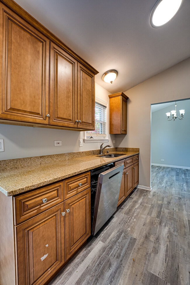 Building Photo - 965 Chelsea Ln