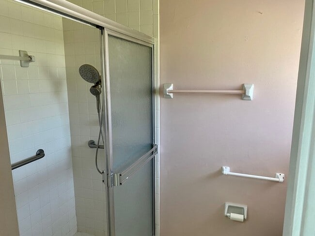 Building Photo - SE Cape Coral Single Family Pool Home