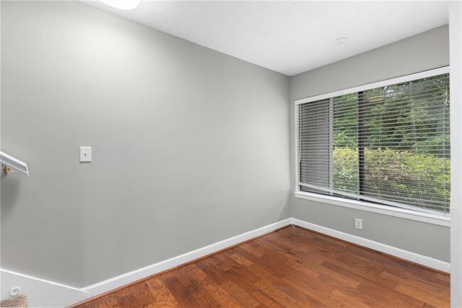 Building Photo - 2875 Torreya Way SE