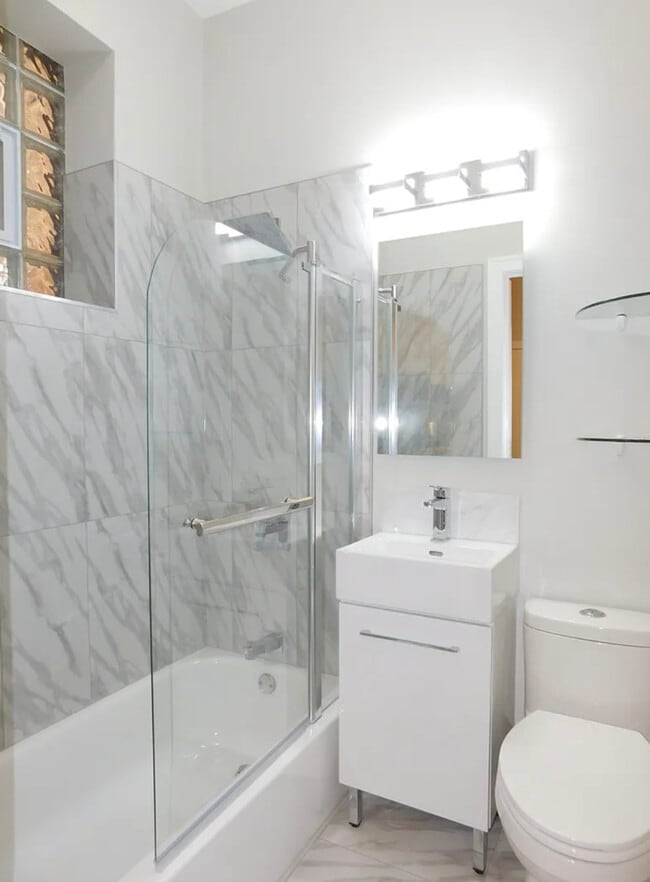 Building Photo - 1933 N Winchester Ave