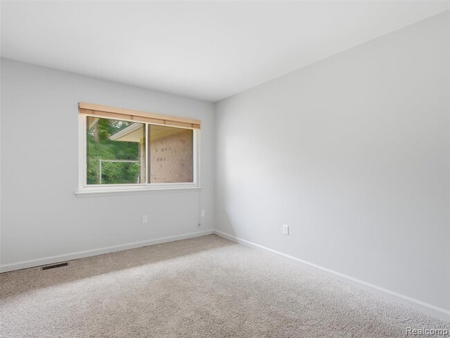 Building Photo - 2387 Sanders Pl