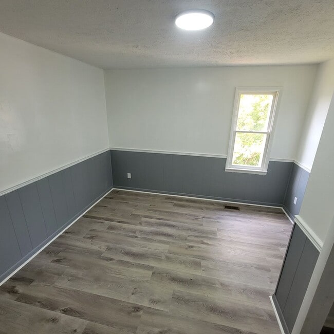 Building Photo - 3/2 -Bonus Room & Basement-Livingston