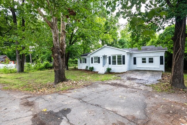 Building Photo - 27 Bethune Ct