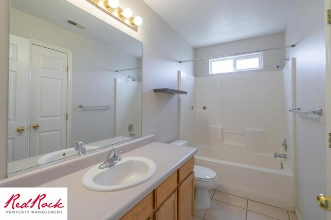 Building Photo - Charming 3 Bed, 2 Bath Home in the Heart of St. George!