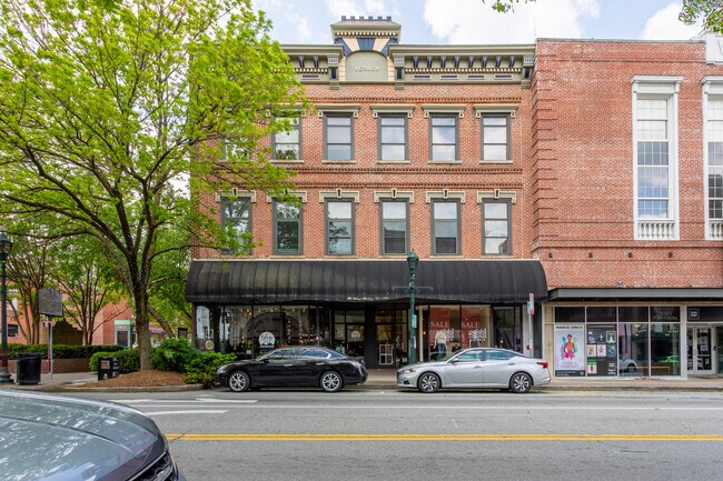 Primary Photo - 236 S Elm St