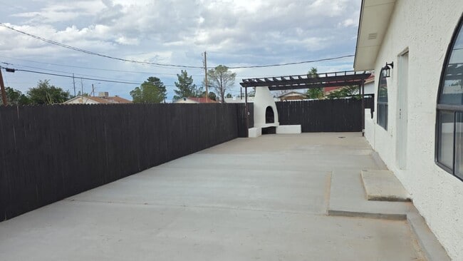 Building Photo - HOME FOR RENT IN ANTHONY TEXAS