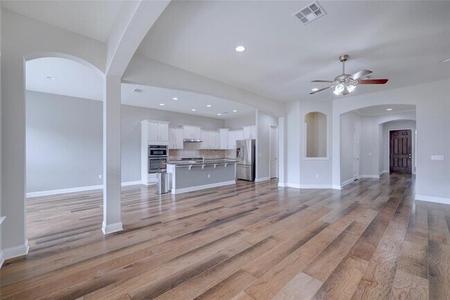 Building Photo - 16017 Jeffs Ln