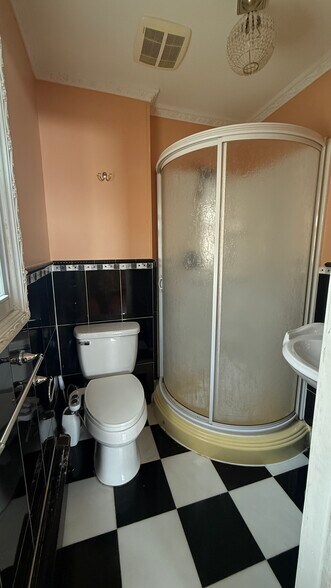 Building Photo - 503 Avenue C