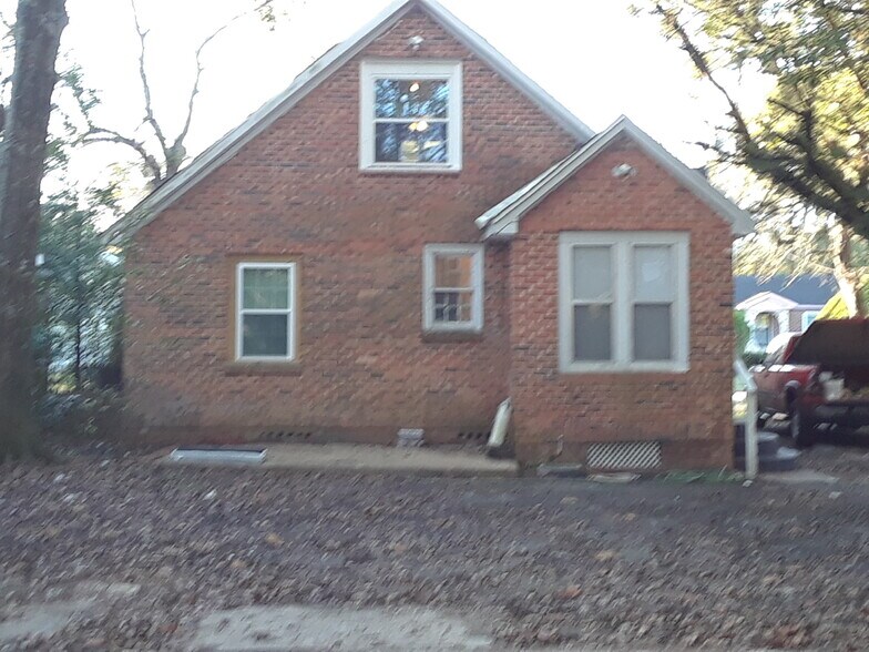 Building Photo - 415 Flint St
