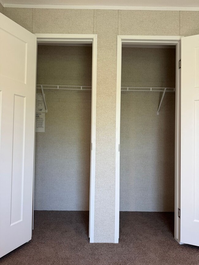 Building Photo - 465 Royal Manor Rd